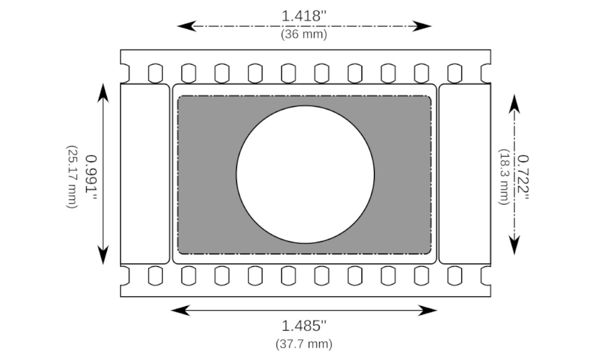 Formato horizontal del VistaVision en una cinta de 35 mm. 